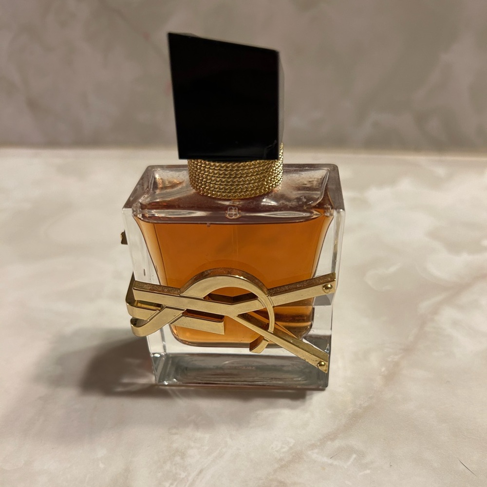YSL libre perfume, only sprayed a few time 1oz